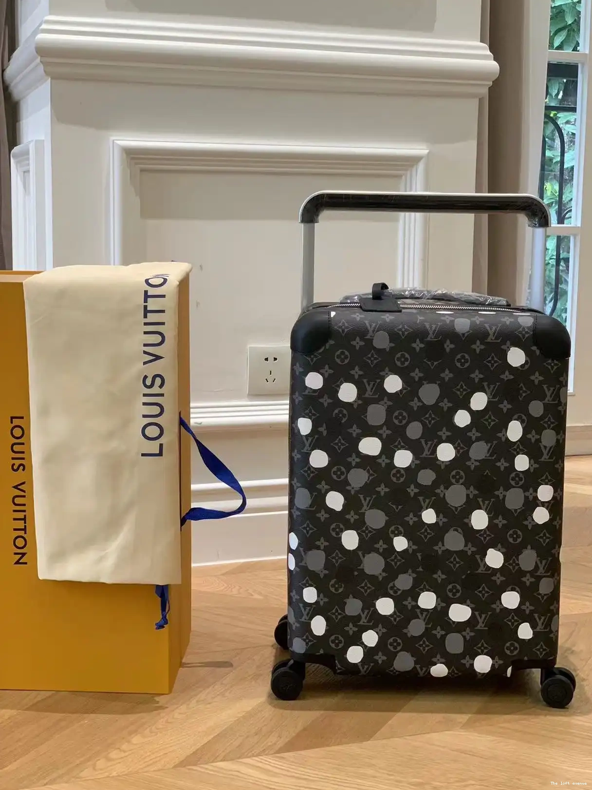 55 POLKADOT SUITCASE CUSTOM 37L YAYOI HORIZON CABIN 0615